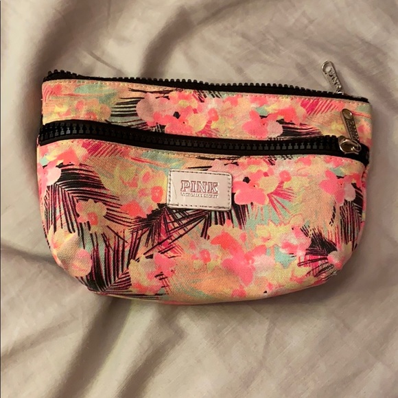 PINK Victoria's Secret Other - PINK make up bag